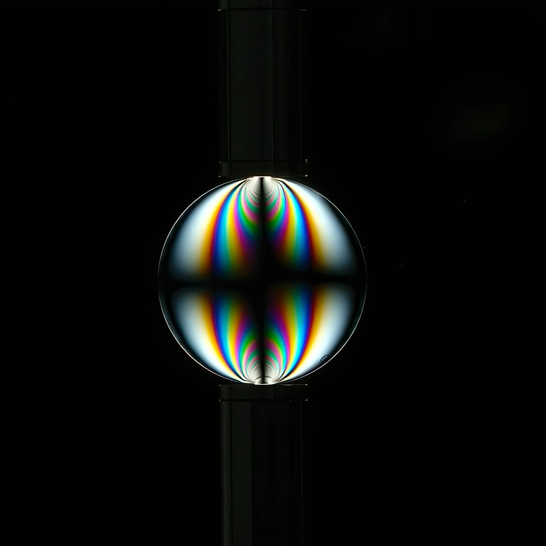 Zero-degree isoclinic photoelastic image